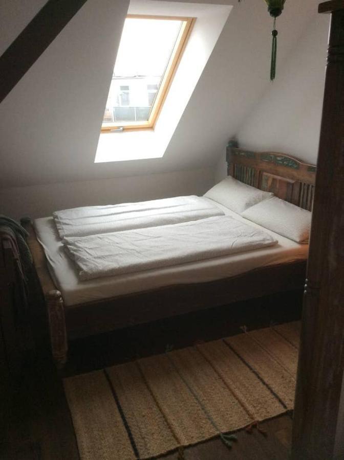 Helle Dachgeschosswohnung Fuer 8 Personen In Zentraler Lage 베를린 외부 사진