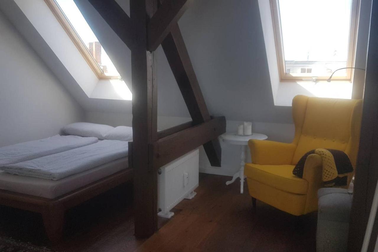 Helle Dachgeschosswohnung Fuer 8 Personen In Zentraler Lage 베를린 외부 사진
